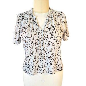 Nine West Women's PXL Blouse Sleeveless Light Gray Animal Print Ruffle VNeck